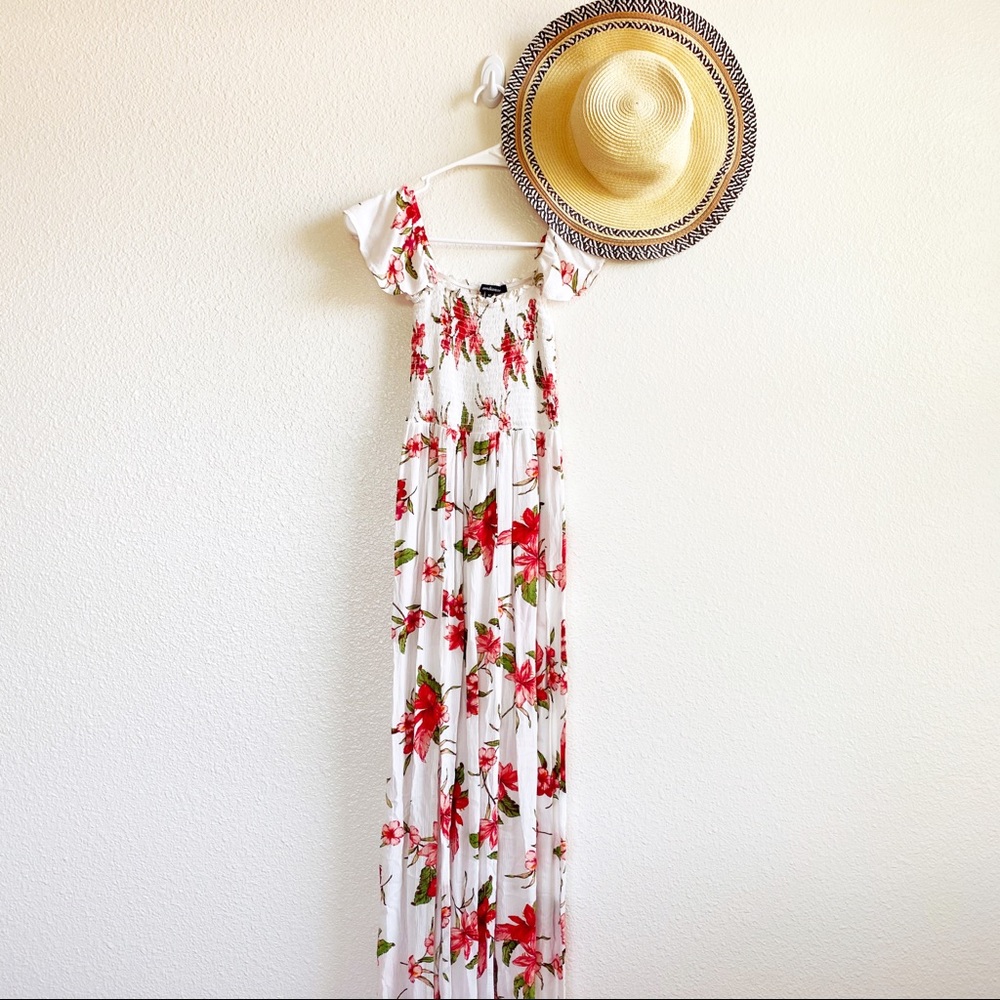 Beautiful flowy dress front slits